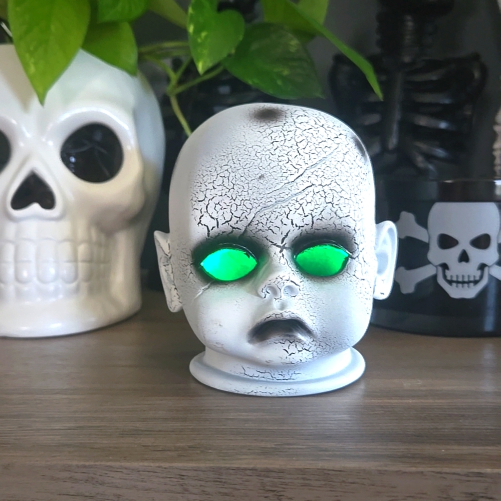 Halloween Baby Doll Head / Lights up - Picture 2 of 6